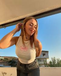 A Picture of Gizem Özmen